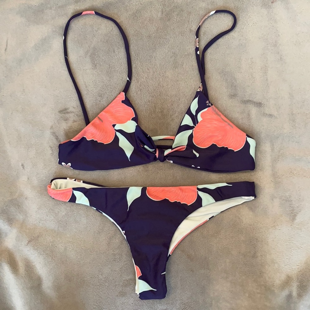 Aila Blue set